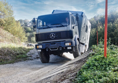 Schrägfahrt Mercedes-Benz Trucks Expeditions Training